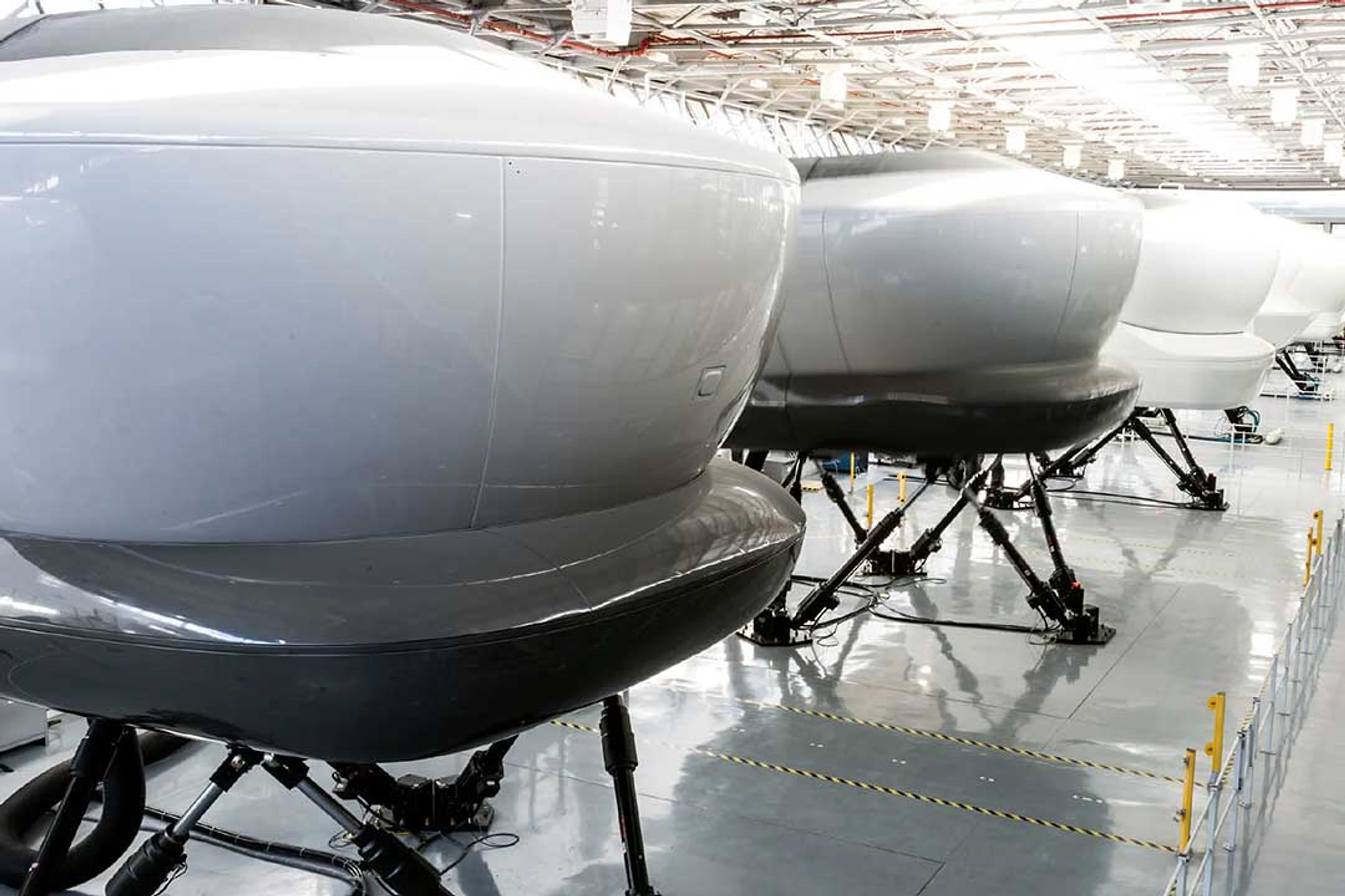 Full-motion simulator training used by Clipper Aviation crew